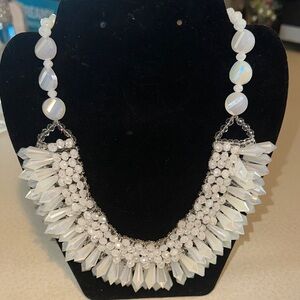 Beautiful vintage Natasha milk-glass crystal Necklace silver tone(801)